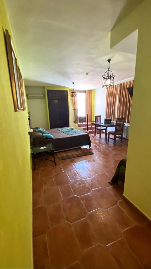Hotel Rural La Posada De Las Cigueenas جيريز دي لوس كاباليروس المظهر الخارجي الصورة