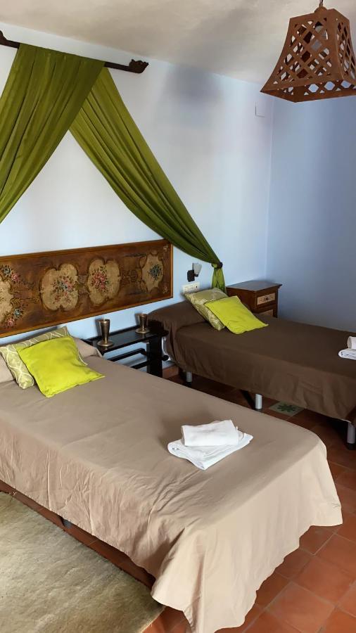 Hotel Rural La Posada De Las Cigueenas جيريز دي لوس كاباليروس المظهر الخارجي الصورة