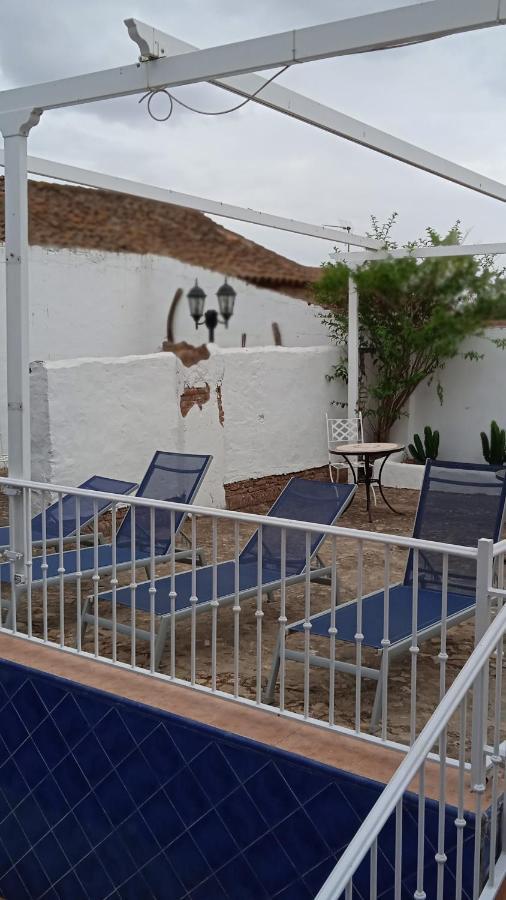 Hotel Rural La Posada De Las Cigueenas جيريز دي لوس كاباليروس المظهر الخارجي الصورة