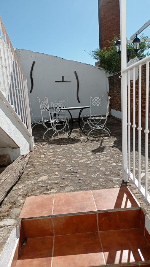 Hotel Rural La Posada De Las Cigueenas جيريز دي لوس كاباليروس المظهر الخارجي الصورة