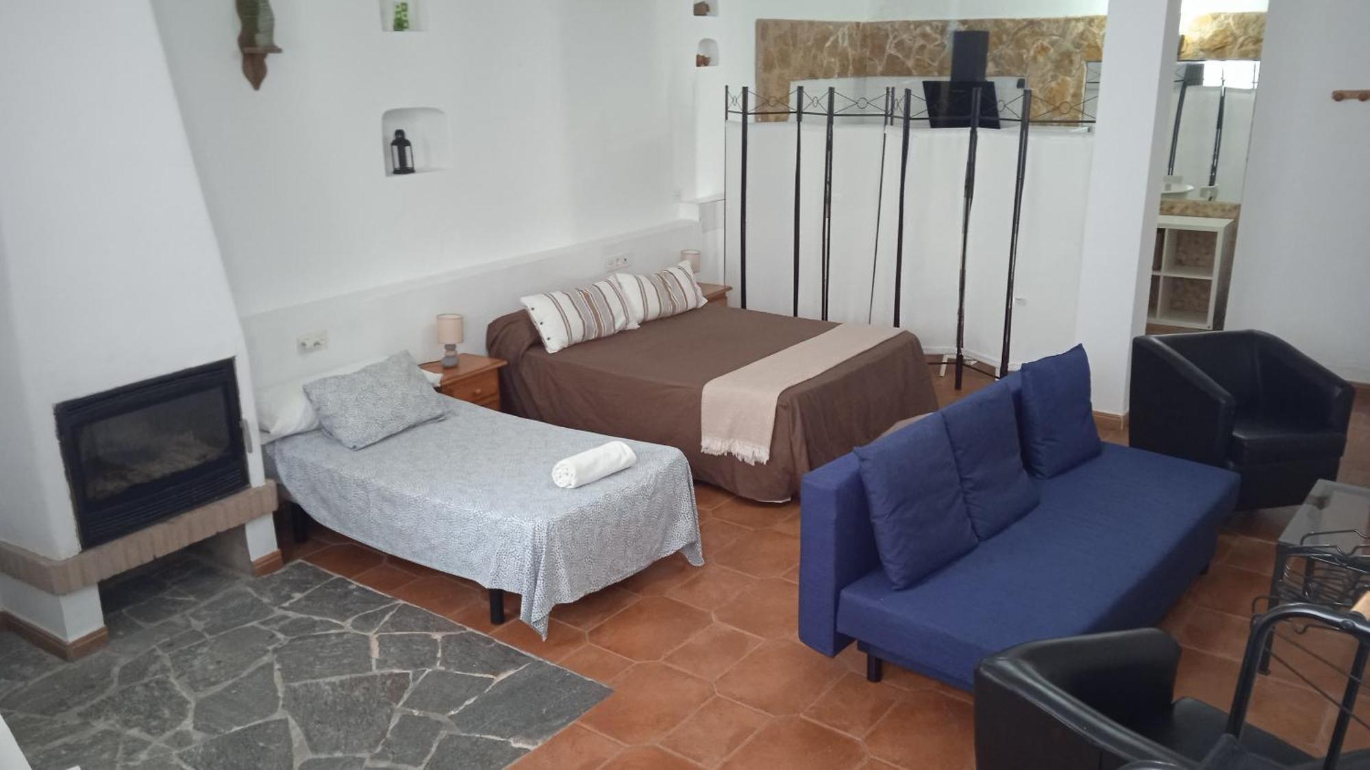 Hotel Rural La Posada De Las Cigueenas جيريز دي لوس كاباليروس المظهر الخارجي الصورة