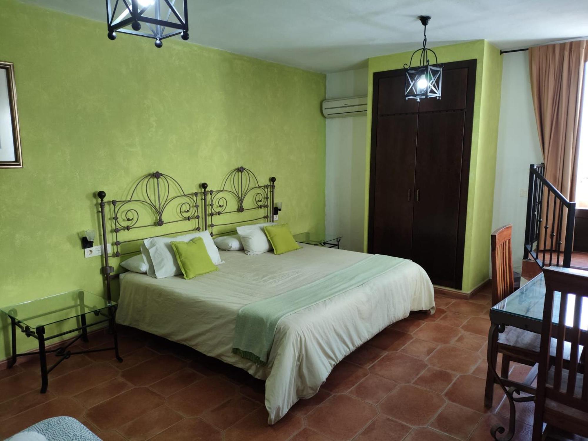 Hotel Rural La Posada De Las Cigueenas جيريز دي لوس كاباليروس المظهر الخارجي الصورة