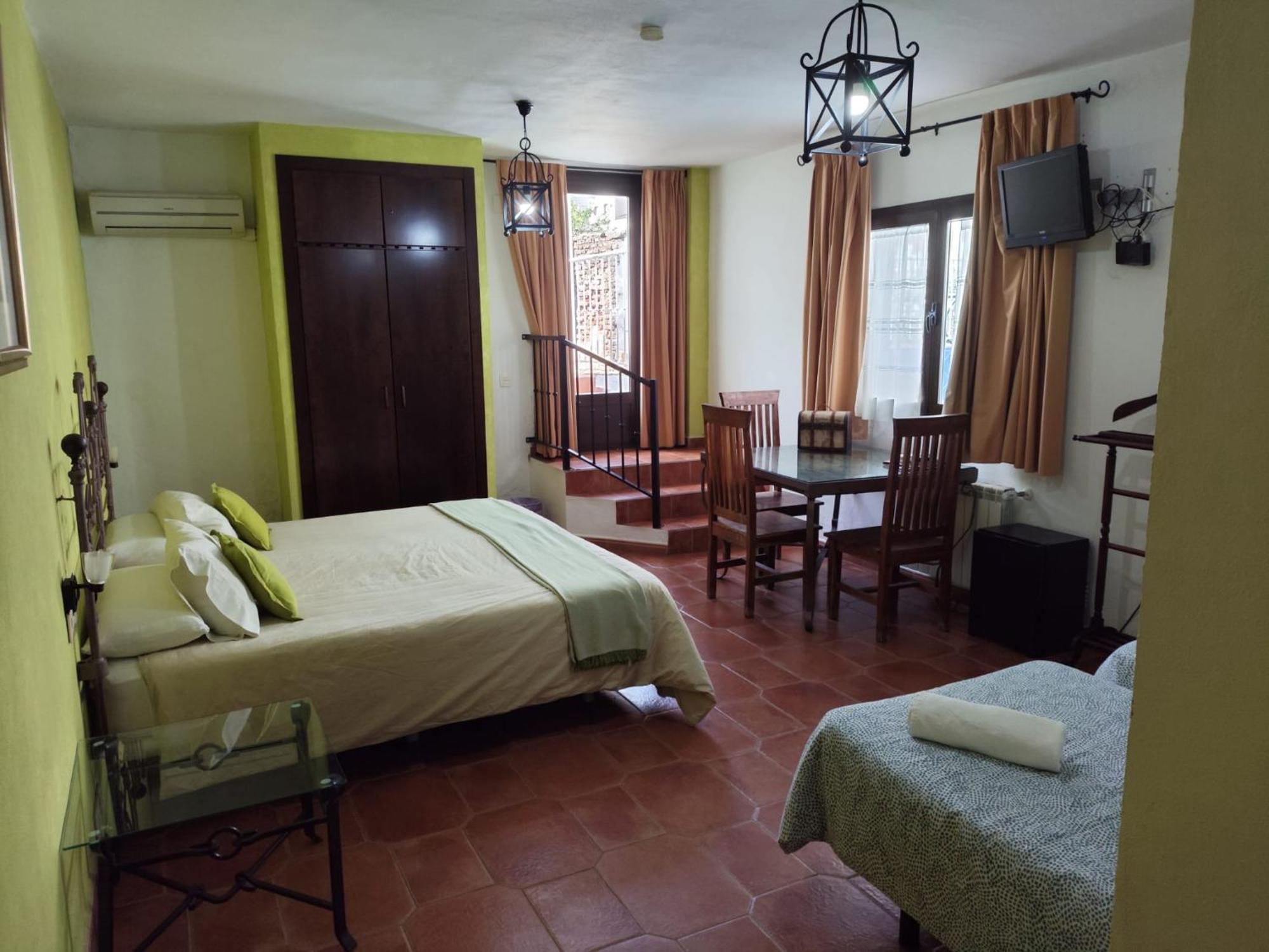 Hotel Rural La Posada De Las Cigueenas جيريز دي لوس كاباليروس المظهر الخارجي الصورة