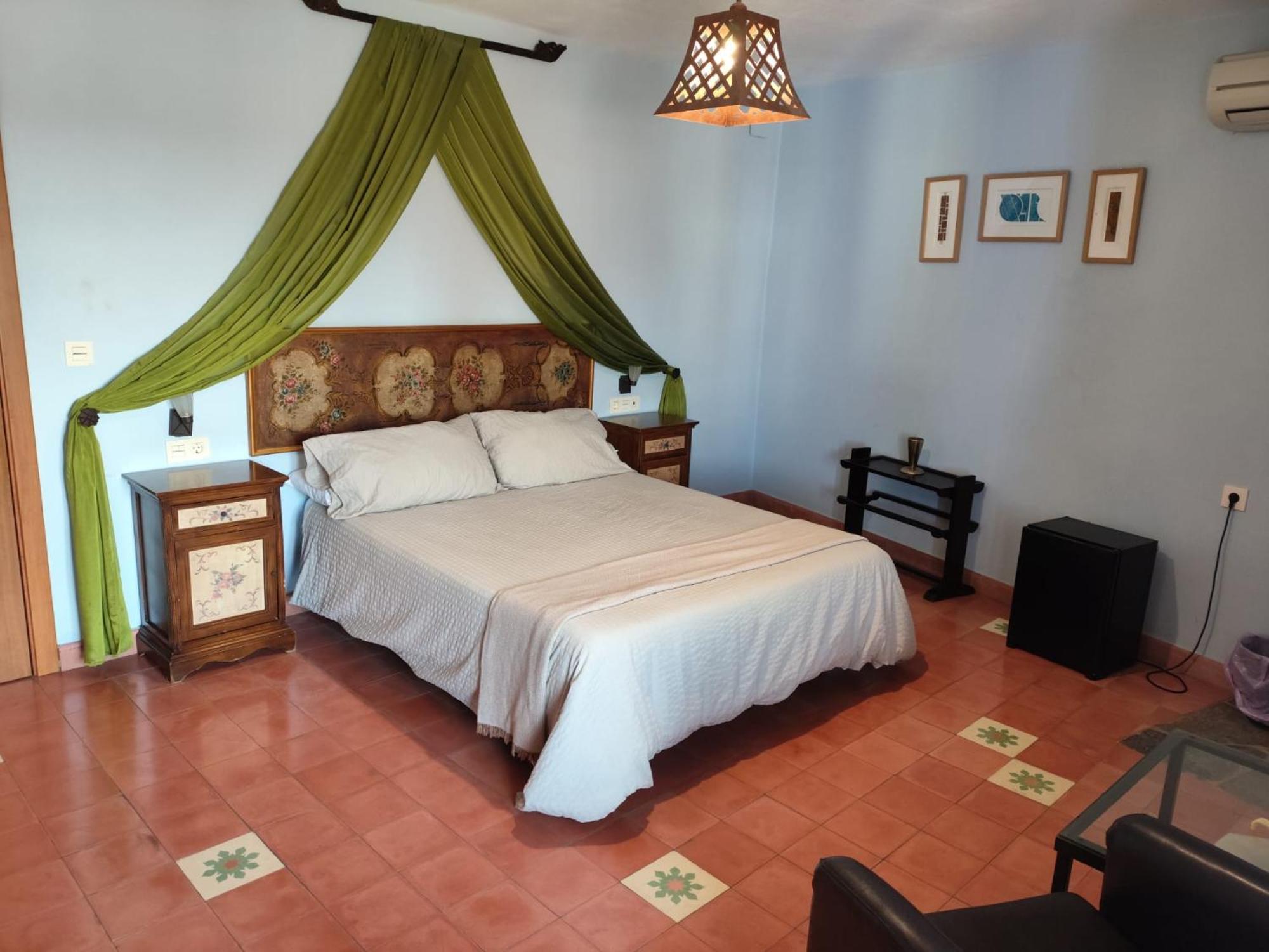 Hotel Rural La Posada De Las Cigueenas جيريز دي لوس كاباليروس المظهر الخارجي الصورة