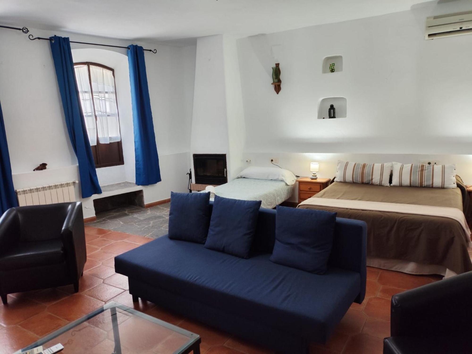 Hotel Rural La Posada De Las Cigueenas جيريز دي لوس كاباليروس المظهر الخارجي الصورة